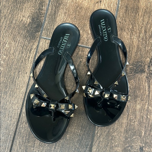 Valentino rockstud bow slide